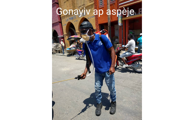 Gonaïves : le marché public et des rues décontaminés par les agents de la Mairie des Gonaïves